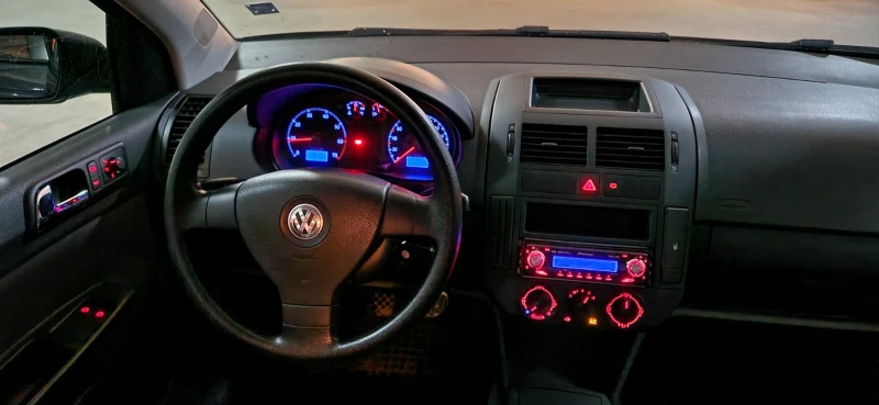 VW Polo, снимка 2 - Автомобили и джипове - 47424537