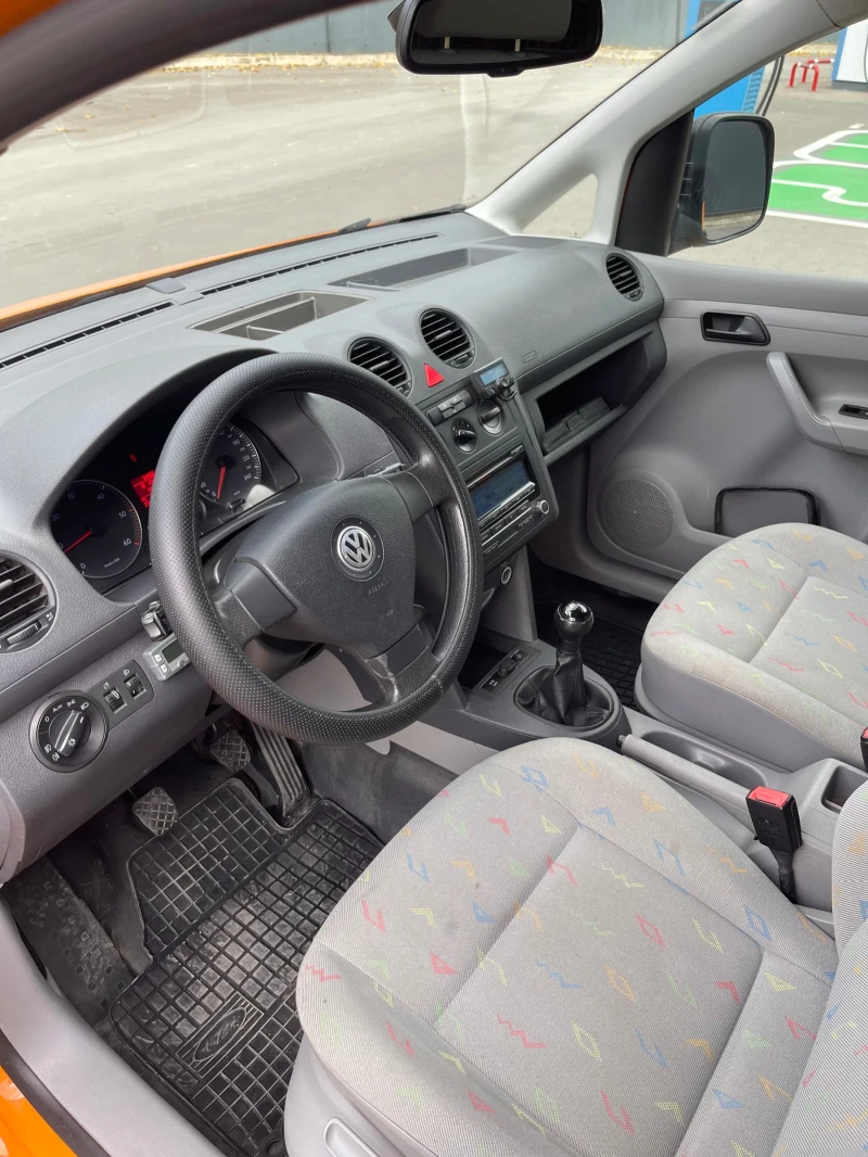 VW Caddy 1.9TDI 105кс Обслужен всичко платено!, снимка 9 - Автомобили и джипове - 52493250