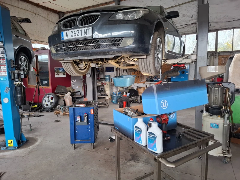 BMW 530 3.0D XDrive, снимка 13 - Автомобили и джипове - 52092057