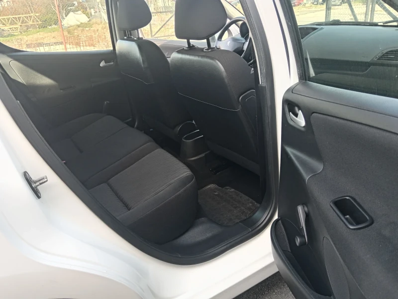 Peugeot 207 1.4i - 73К.С., снимка 12 - Автомобили и джипове - 52243357