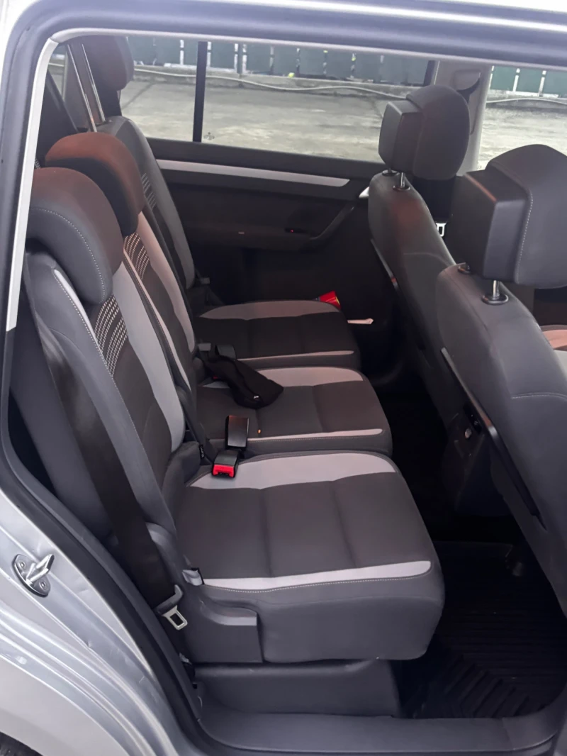 VW Touran 2.0 140 LIfe, снимка 12 - Автомобили и джипове - 53394964