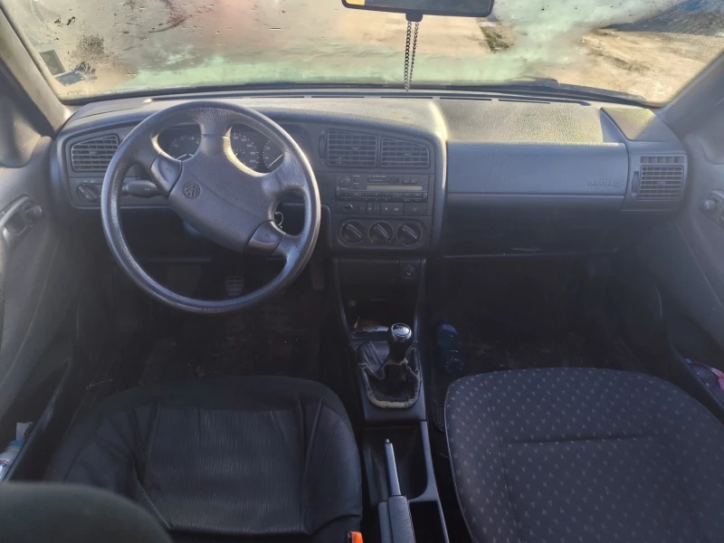 VW Passat 1.8, снимка 4 - Автомобили и джипове - 53591013