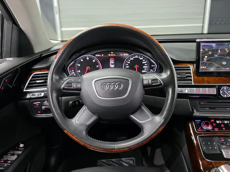 Audi A8 3.0 Tfsi Quattro, снимка 13 - Автомобили и джипове - 54188750