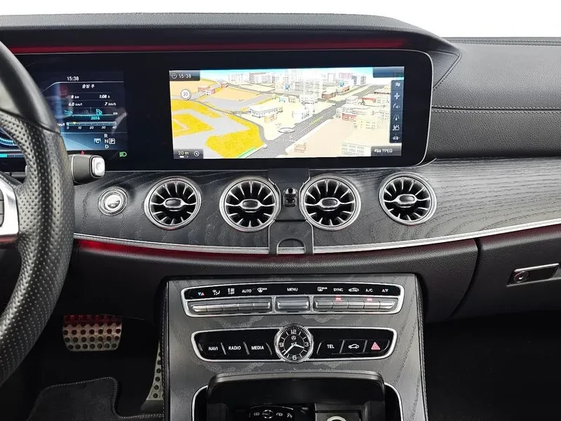 Mercedes-Benz E 220 D Coupe, снимка 14 - Автомобили и джипове - 56091833