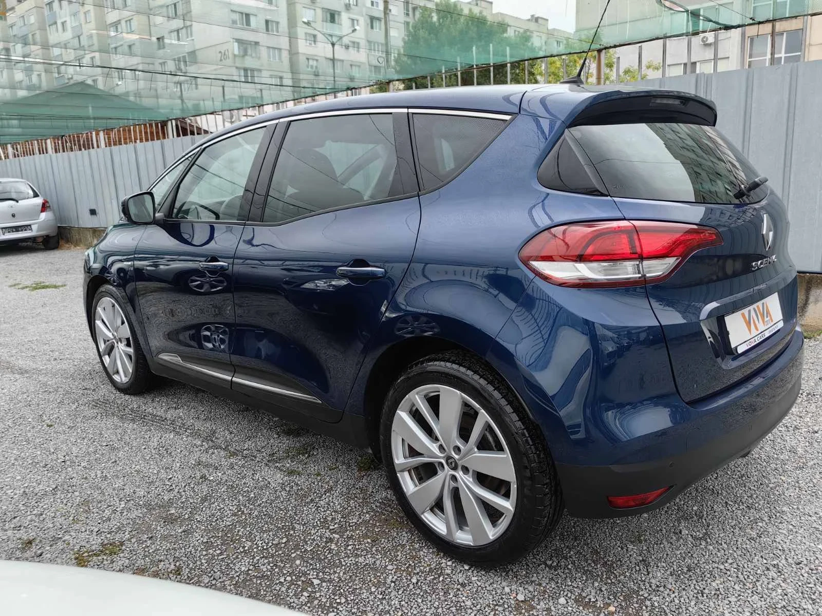 Renault Scenic 1.7Blue dci Limited-120к.с - изображение 2