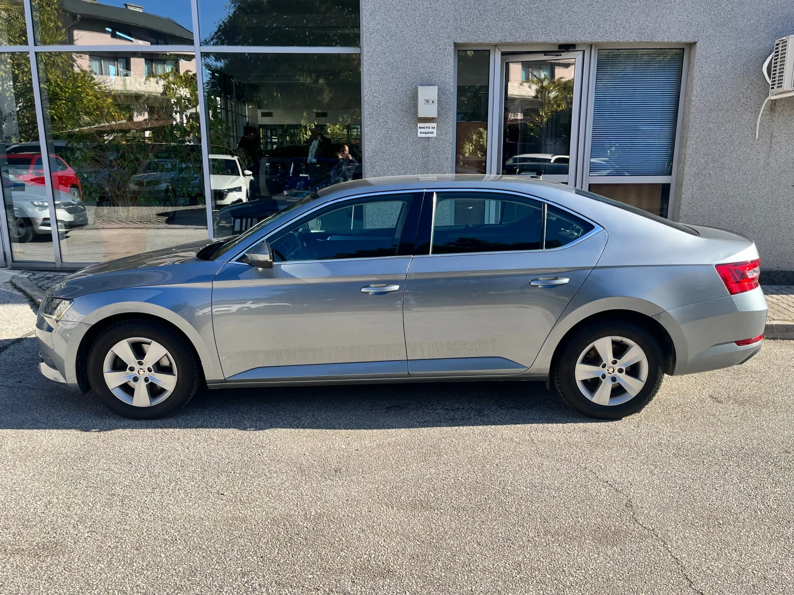 Skoda Superb 2.0TDI  | Mobile.bg — изображение 5
