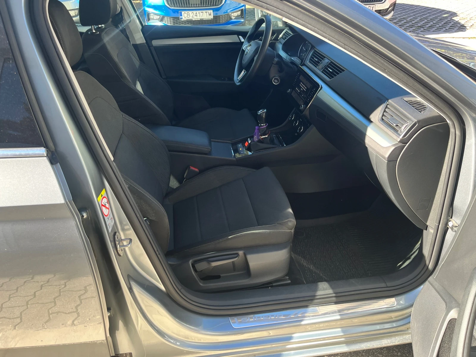 Skoda Superb 2.0TDI  | Mobile.bg — изображение 9