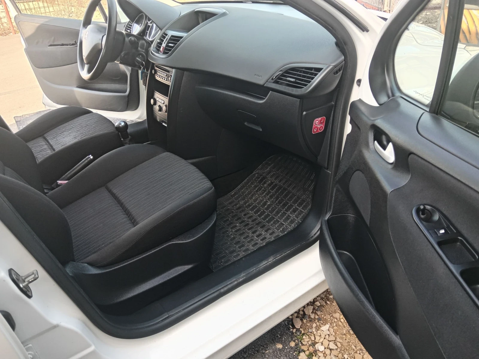 Peugeot 207 1.4i - 73.. | Mobile.bg   11