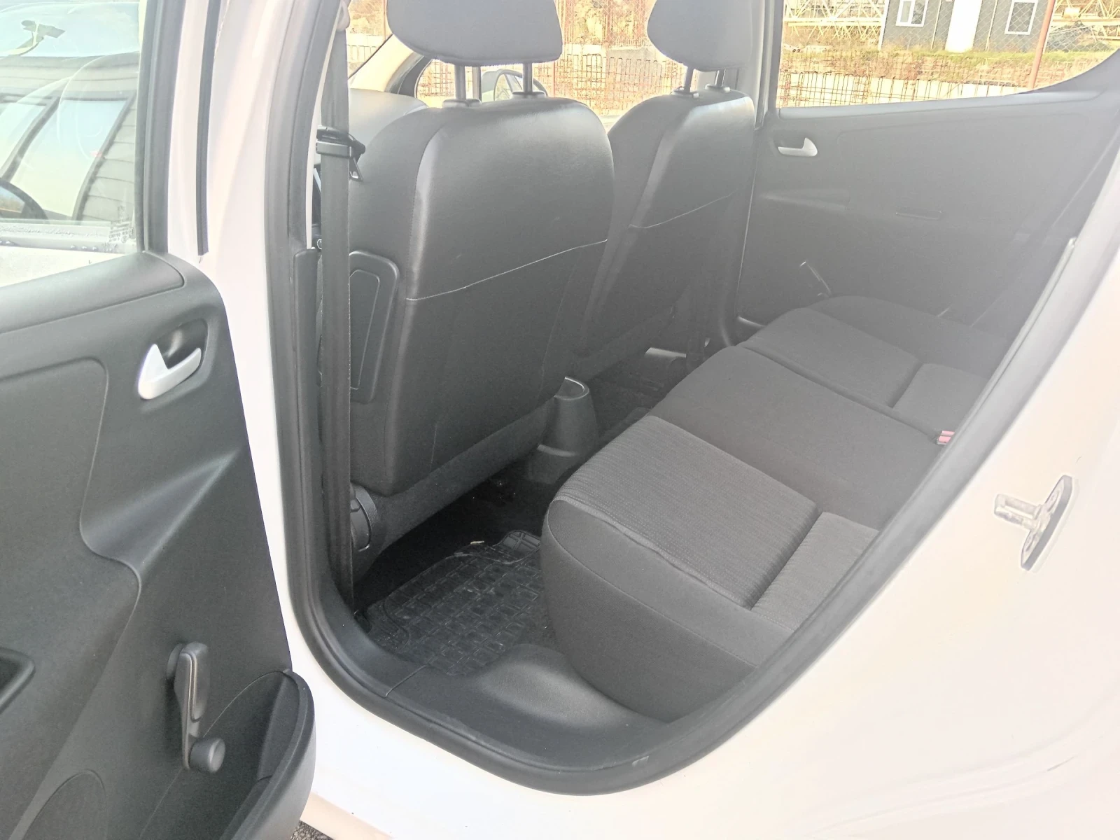 Peugeot 207 1.4i - 73.. | Mobile.bg   13