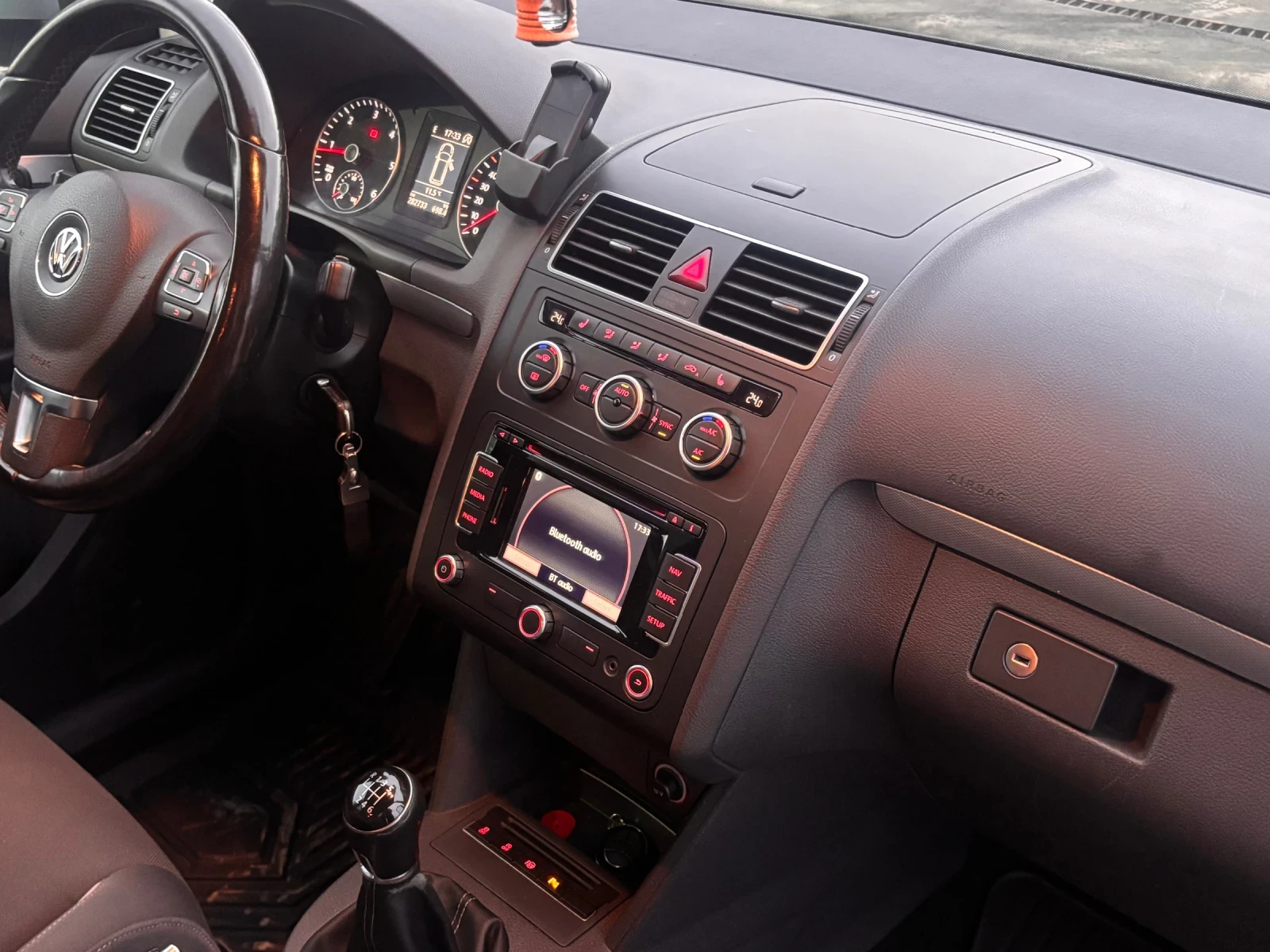 VW Touran 2.0 140 LIfe - изображение 10