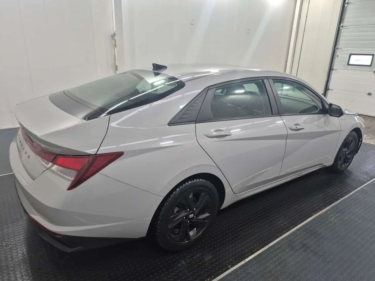 Hyundai Elantra * PREFERRED * CARFAX * ���� �� �� | Mobile.bg � ����������� 4
