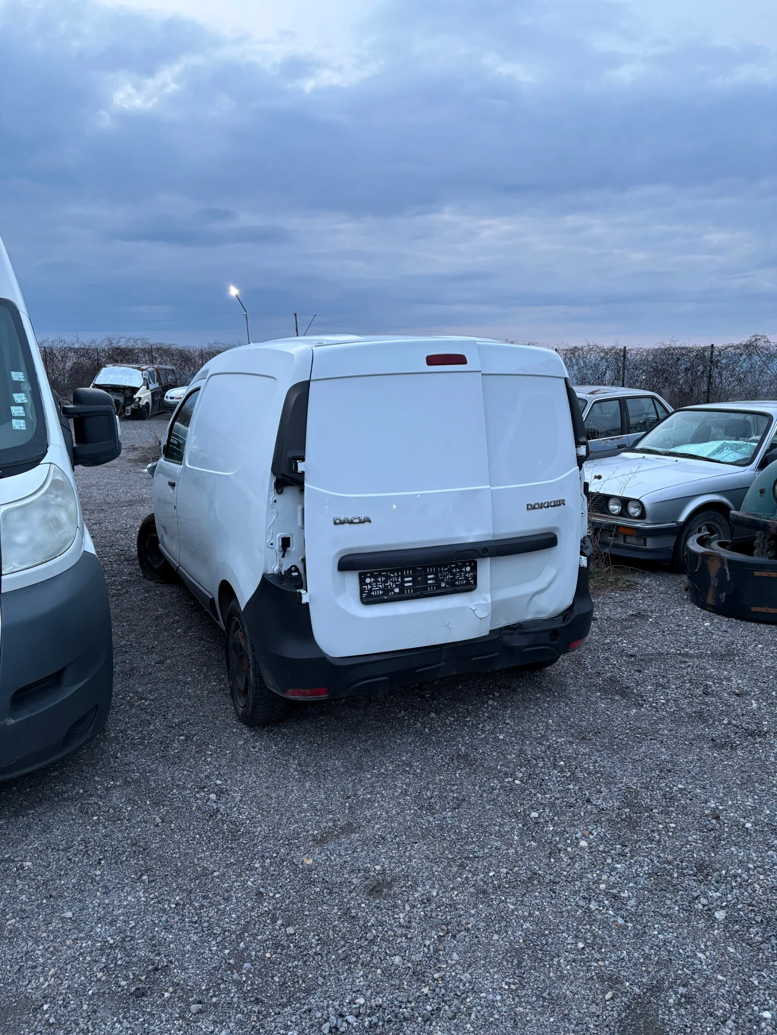 Dacia Dokker 1.6 газ-бензин - изображение 3