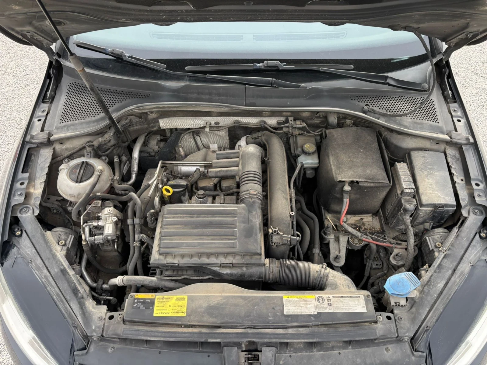 VW Golf 1.4tgi, снимка 13 - Автомобили и джипове - 54061493