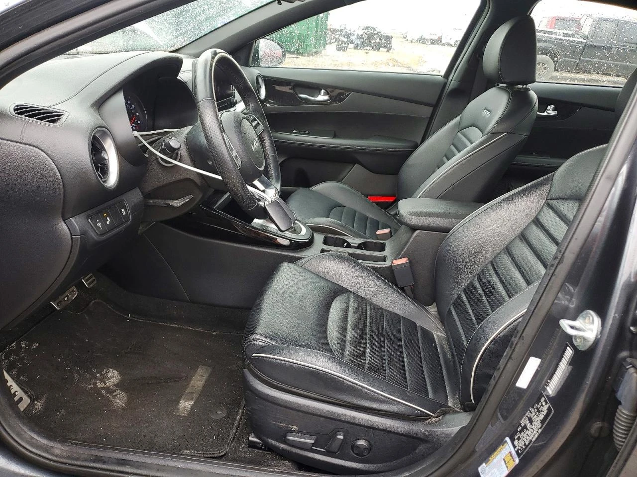 Kia Forte 2.0* GT-LINE* РЕАЛНИ КМ!, снимка 8 - Автомобили и джипове - 54152893