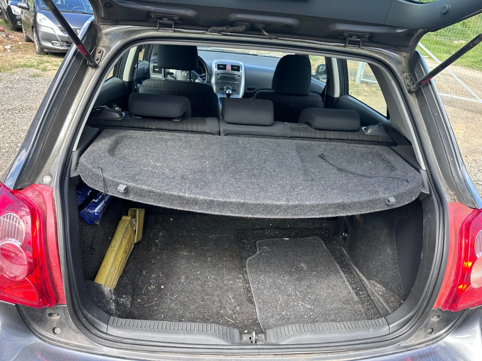 Toyota Auris 1.4 НА ЧАСТИ, снимка 8 - Автомобили и джипове - 54399161