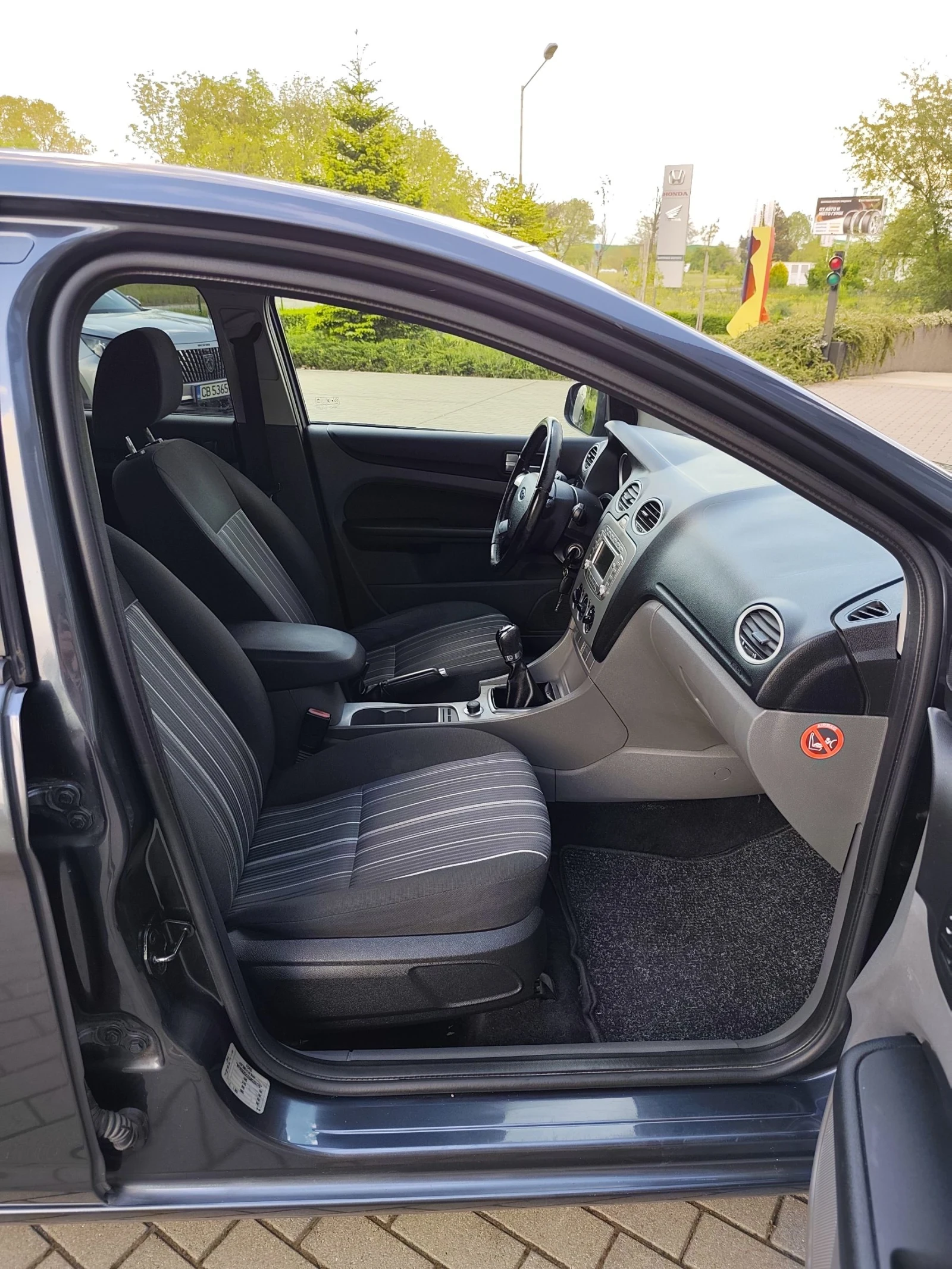 Ford Focus 1.6 TDCI Перфектна !!!, снимка 12 - Автомобили и джипове - 54511584