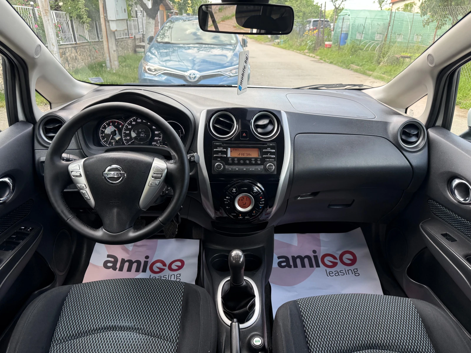 Nissan Note 1.2i, снимка 11 - Автомобили и джипове - 54671961