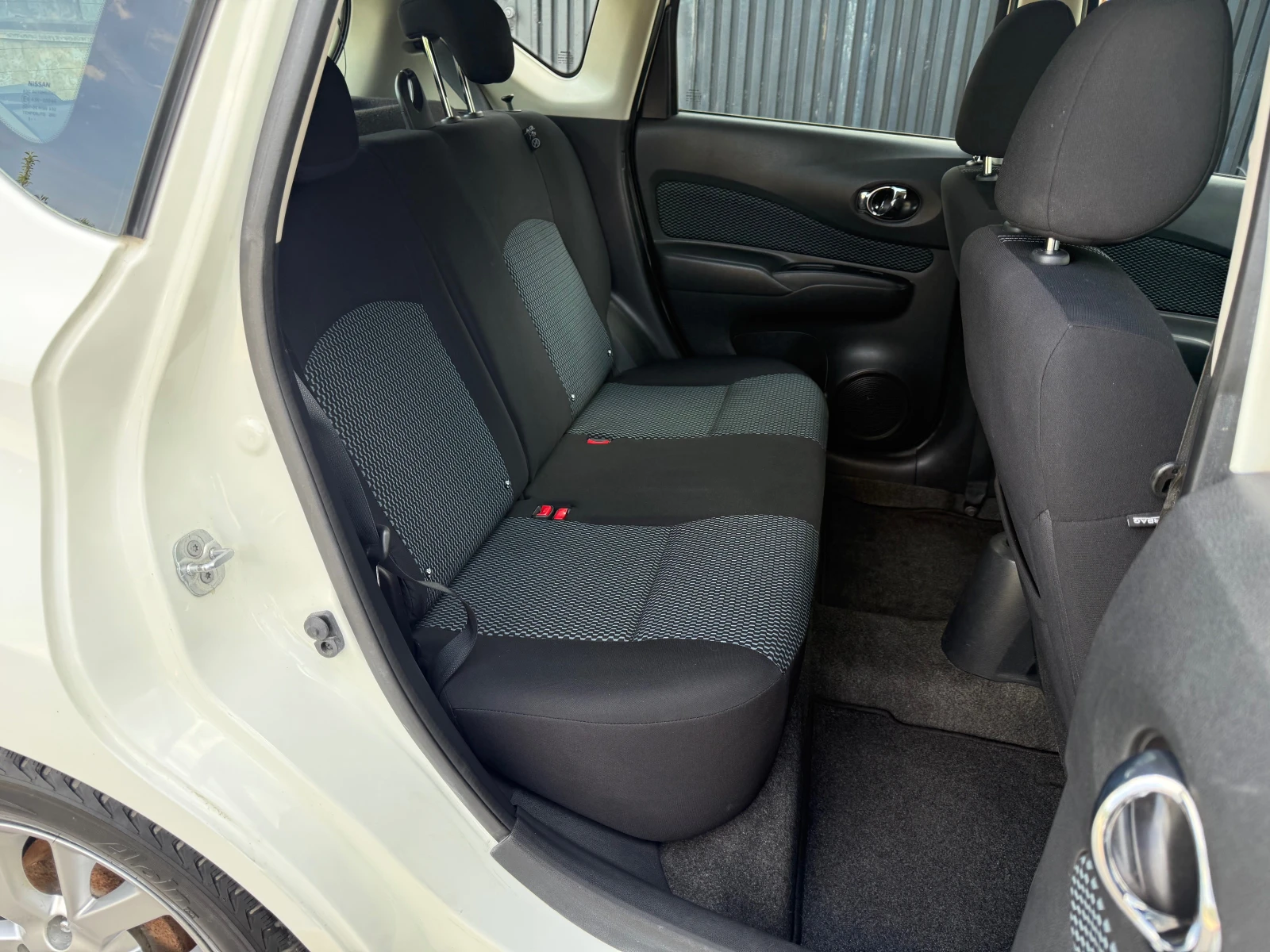 Nissan Note 1.2i, снимка 9 - Автомобили и джипове - 54671961