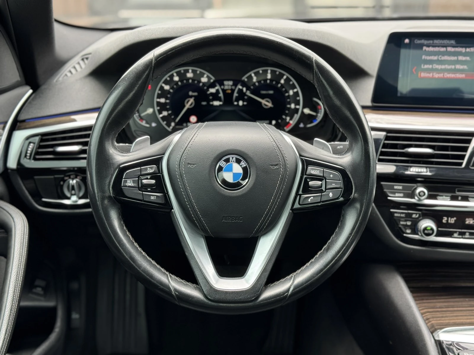 BMW 530 i* Xdrive* LED* , снимка 11 - Автомобили и джипове - 54776896