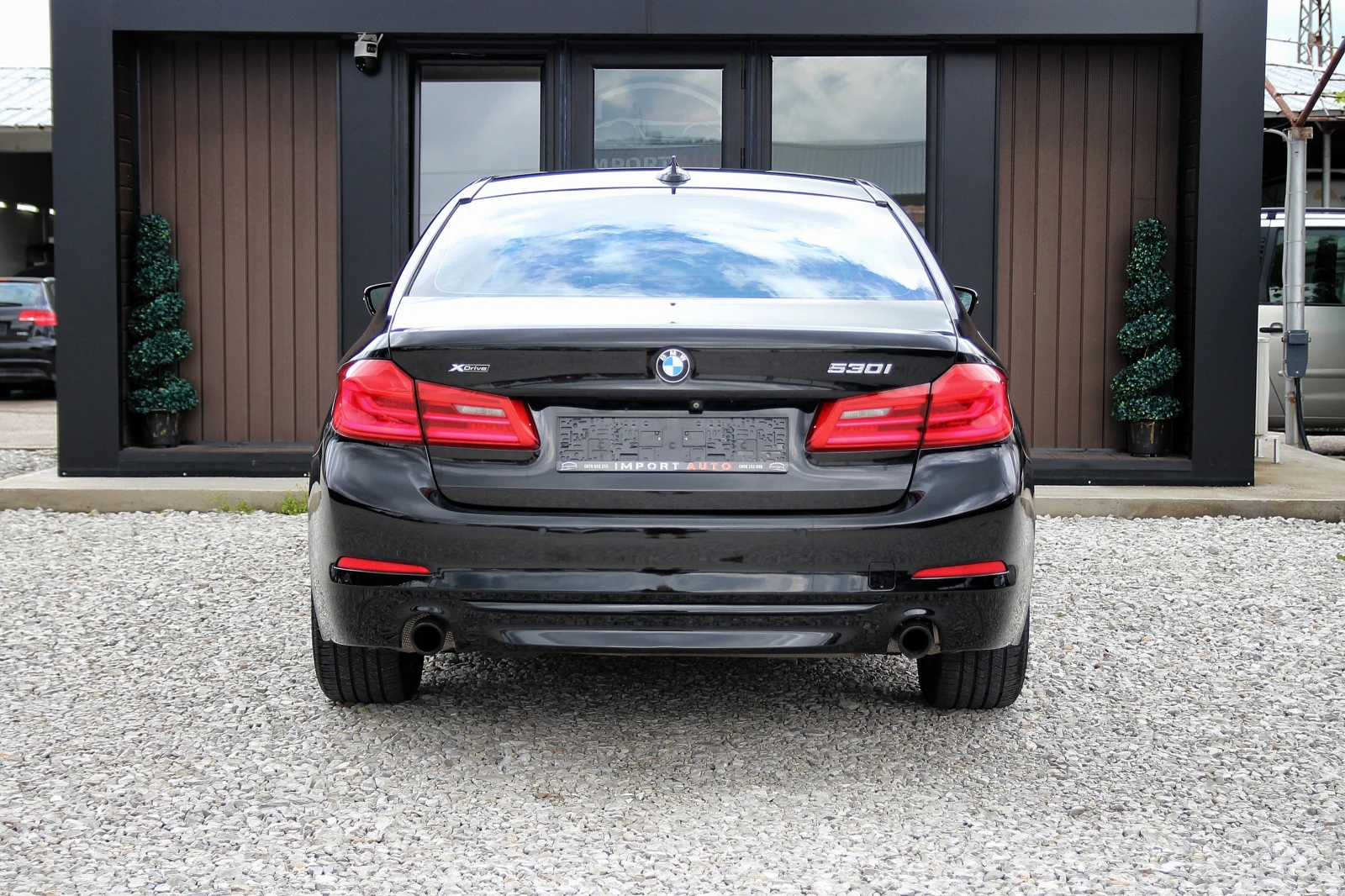 BMW 530 i* Xdrive* LED* , снимка 5 - Автомобили и джипове - 54776896