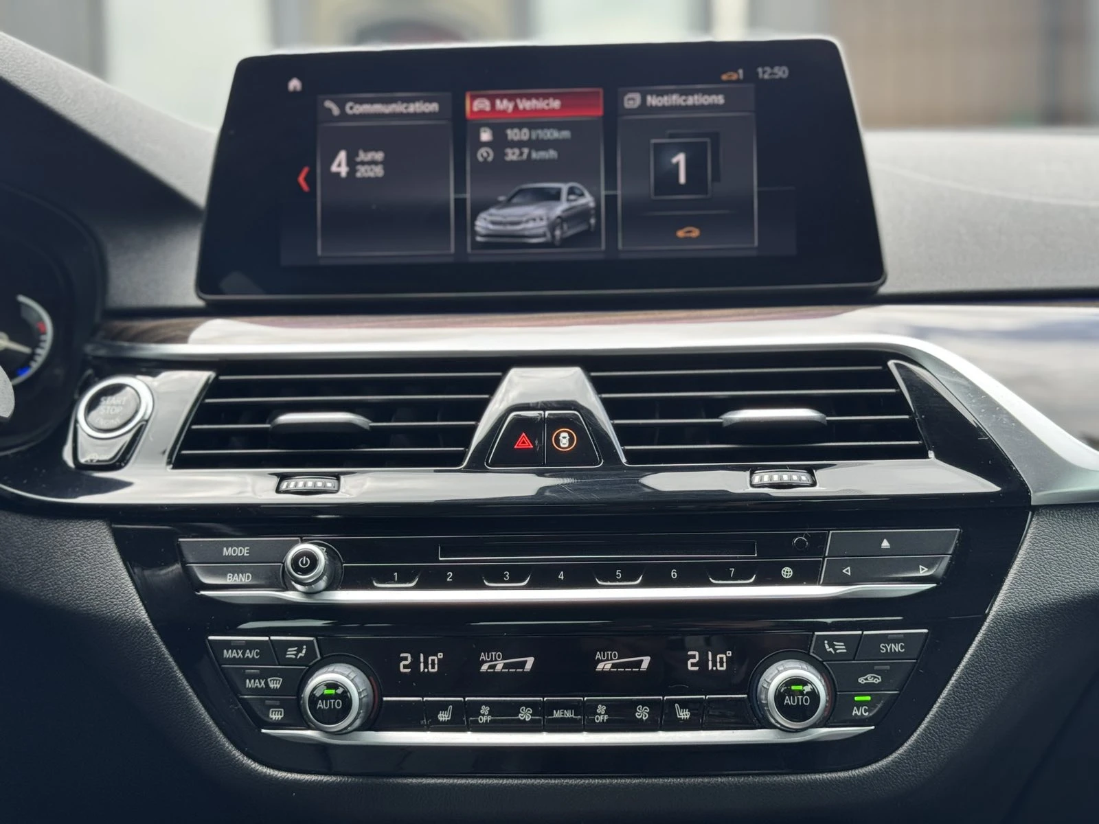 BMW 530 i* Xdrive* LED* , снимка 13 - Автомобили и джипове - 54776896