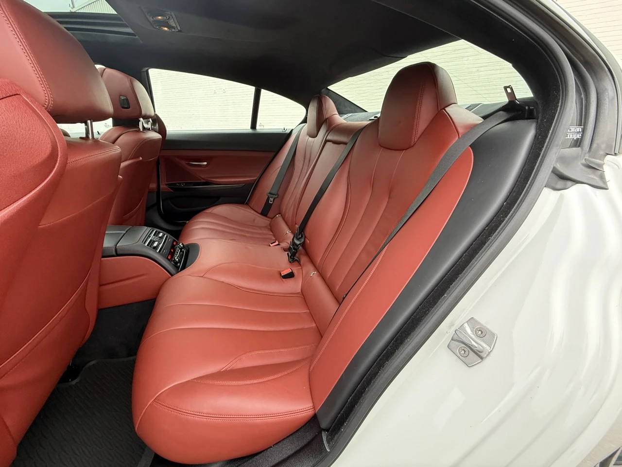 BMW 650 xDrive Gran Coupe/Soft Close/MAСАЖИ/ОБДУХВАНЕ/360C, снимка 9 - Автомобили и джипове - 55064957