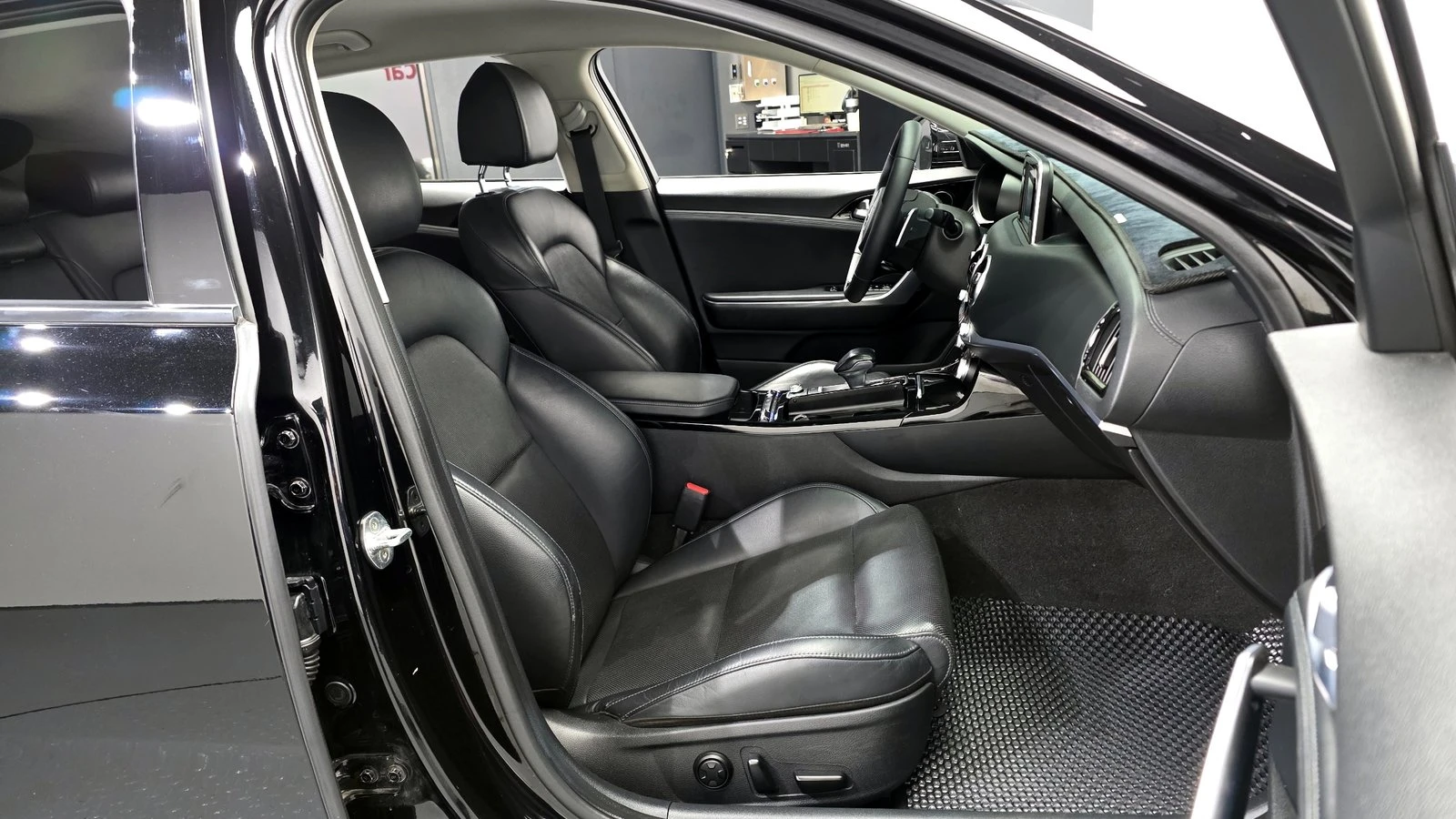 Kia Stinger 2.2d* HUD* ������� �����* ��. ��������* ������ ��� | Mobile.bg � ����������� 12