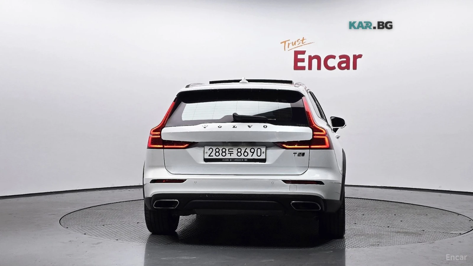 Volvo V60 Cross Country T5 Pro AWD, снимка 4 - Автомобили и джипове - 55845271