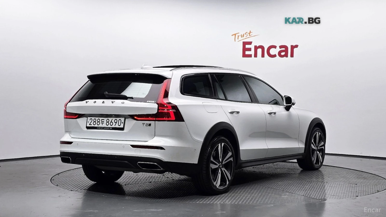 Volvo V60 Cross Country T5 Pro AWD, снимка 2 - Автомобили и джипове - 55845271