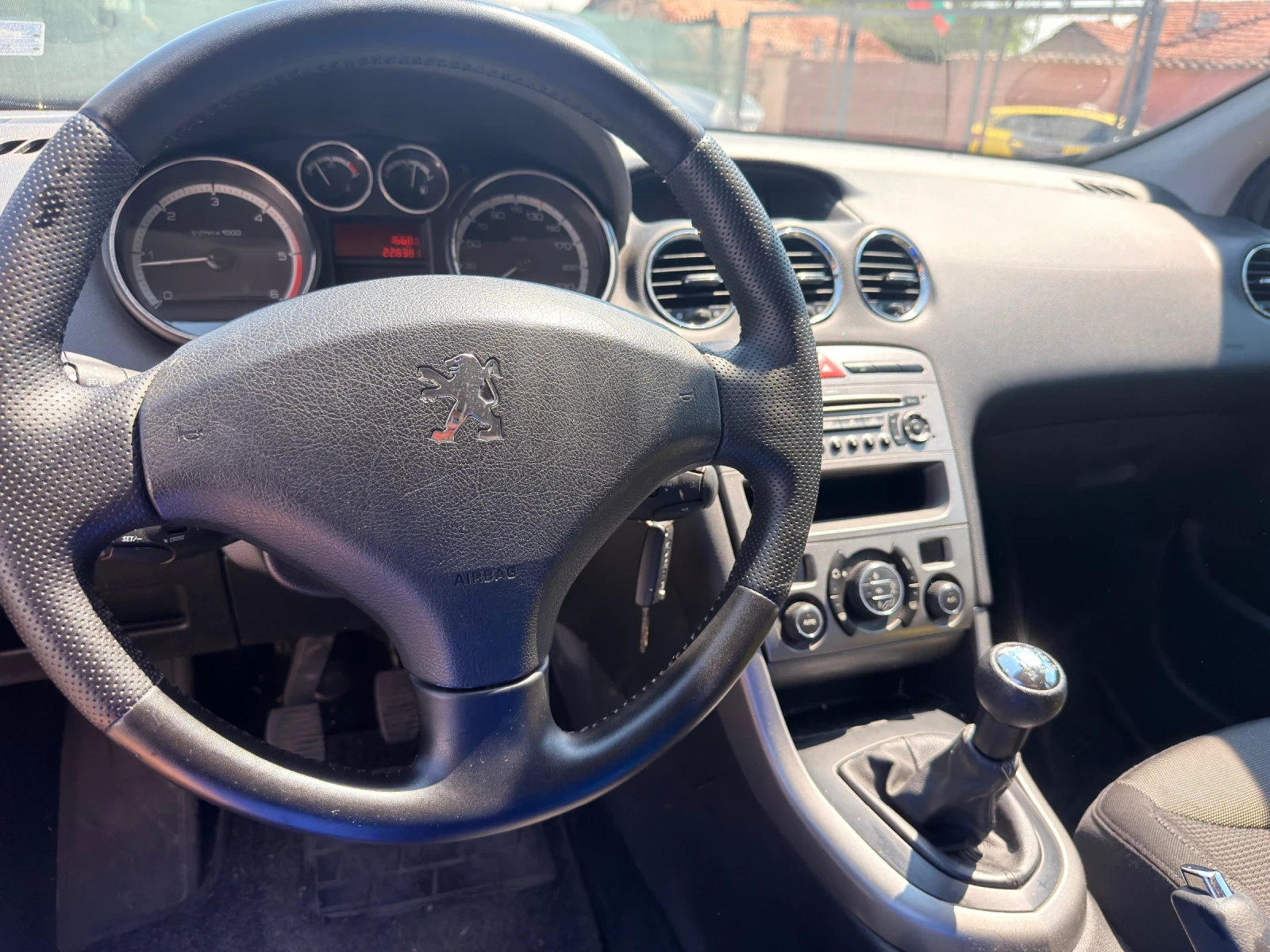 Peugeot 308 Напълно обслужен, снимка 10 - Автомобили и джипове - 55994739