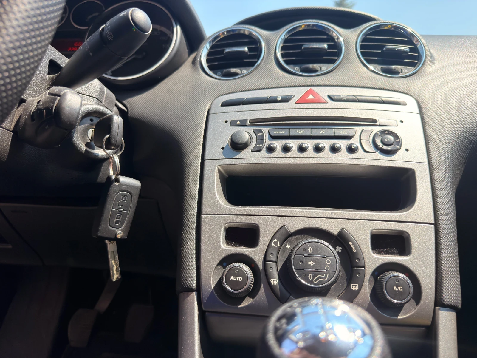 Peugeot 308 Напълно обслужен, снимка 13 - Автомобили и джипове - 55994739