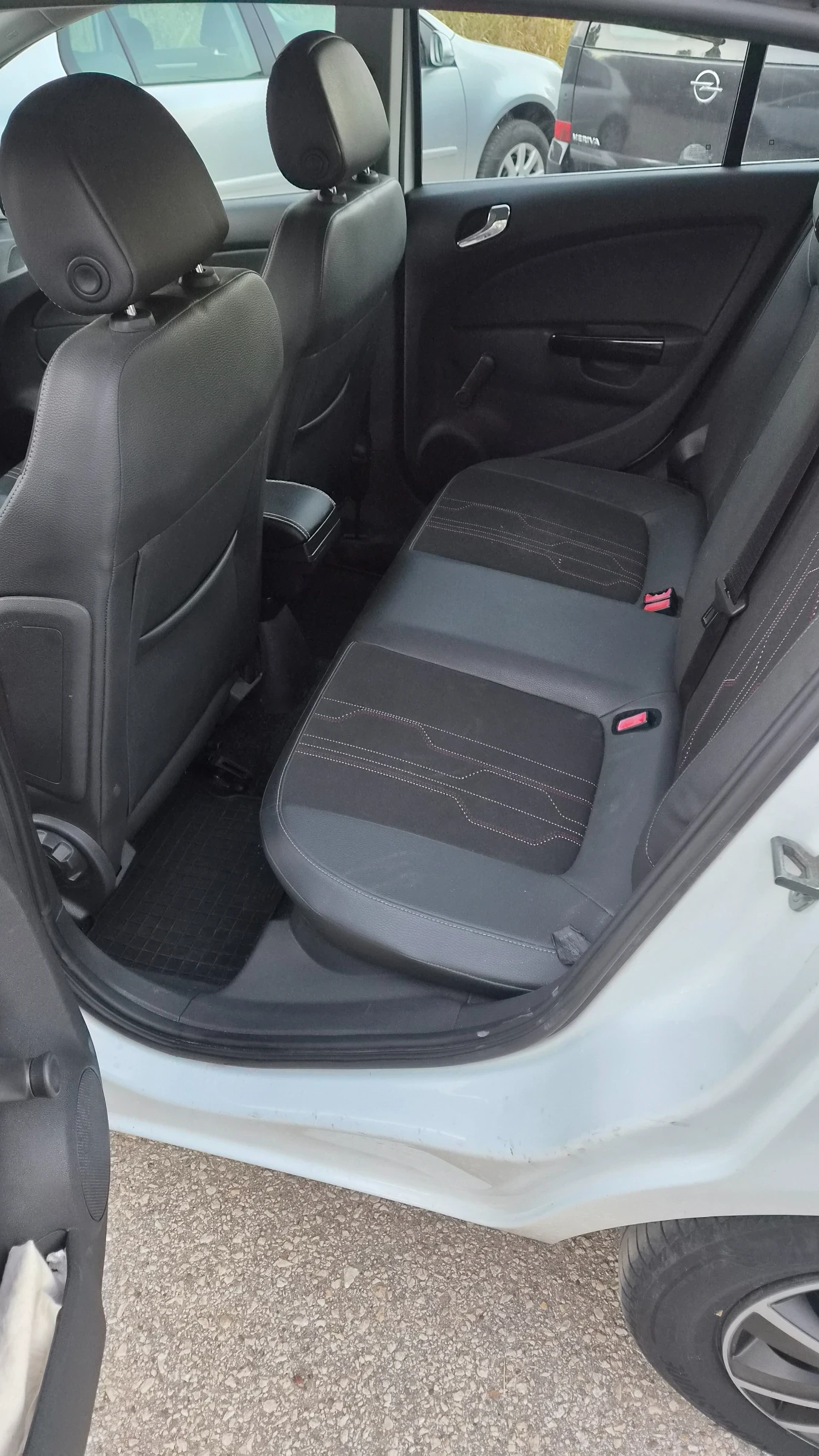Opel Corsa D 1.2, снимка 10 - Автомобили и джипове - 56373300