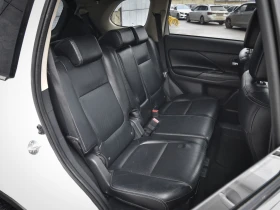 Mitsubishi Outlander 2.2 D, снимка 11