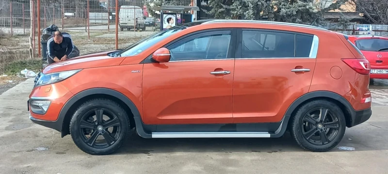 Kia Sportage, снимка 2 - Автомобили и джипове - 48759373