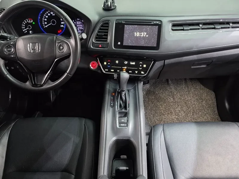 Honda Hr-v  1.8, снимка 13 - Автомобили и джипове - 55928307