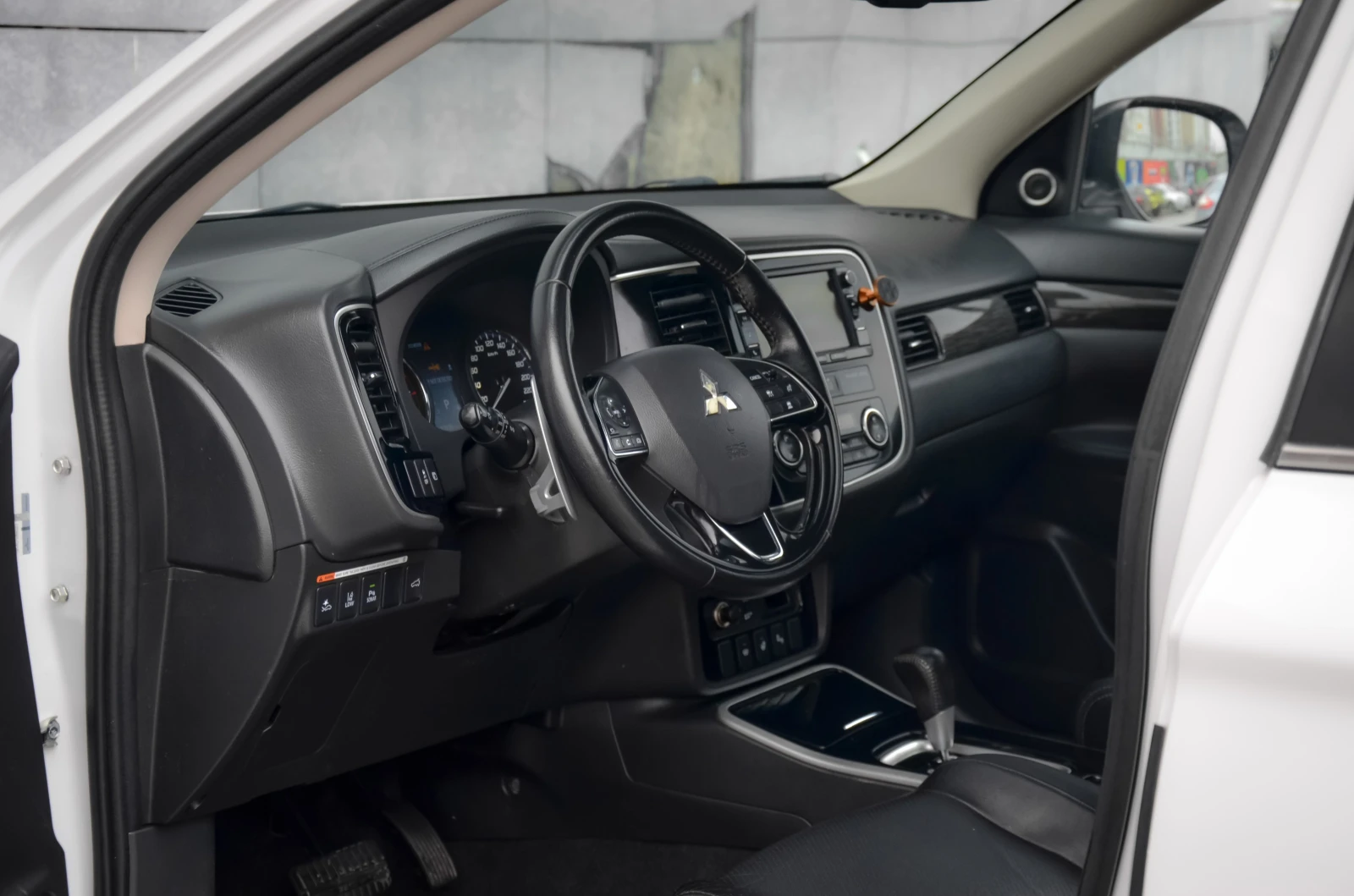 Mitsubishi Outlander 2.2 D | Mobile.bg � ����������� 13