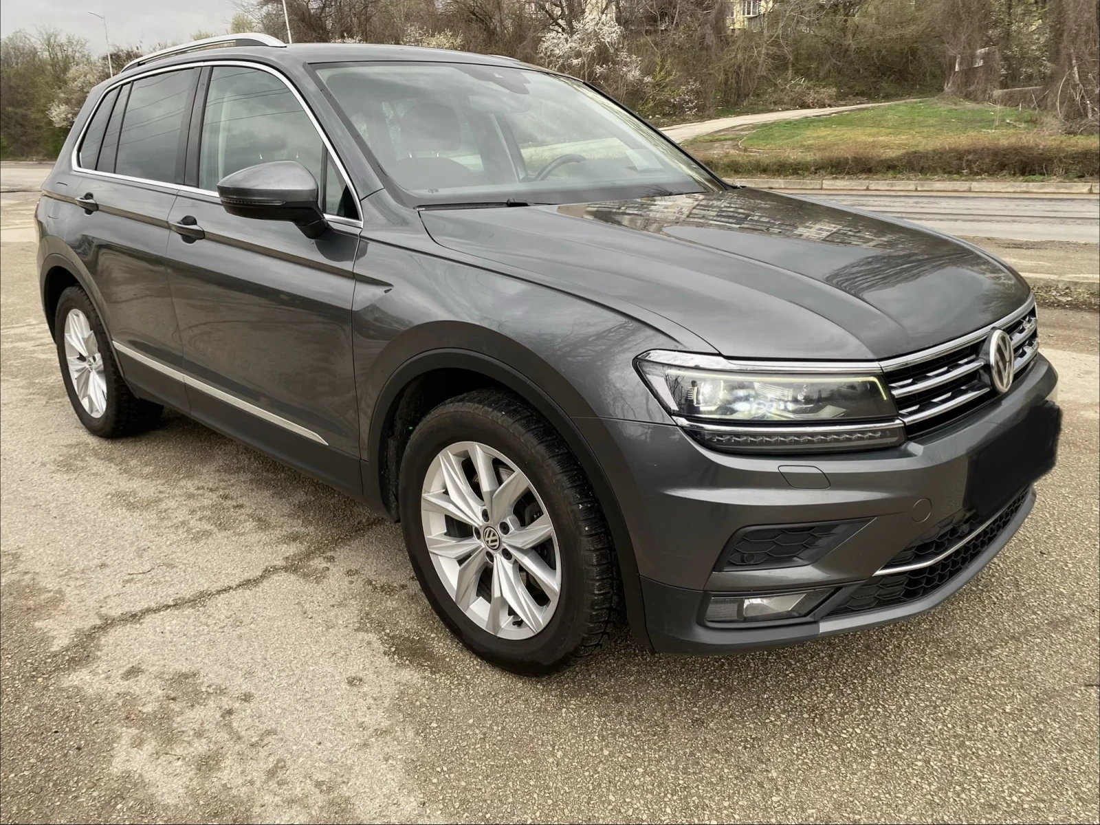 VW Tiguan, снимка 2 - Автомобили и джипове - 53926432