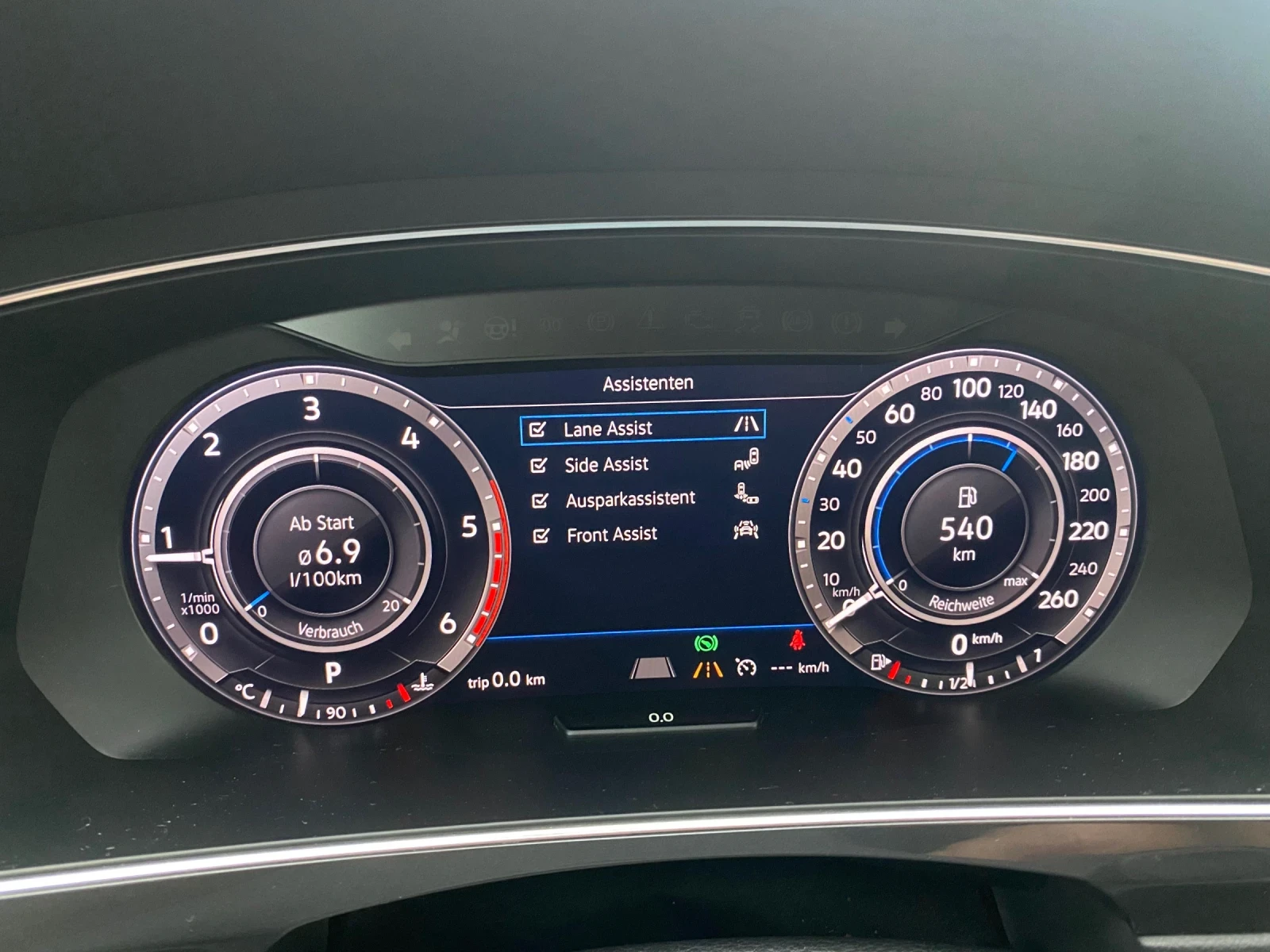 VW Tiguan, снимка 10 - Автомобили и джипове - 53926432