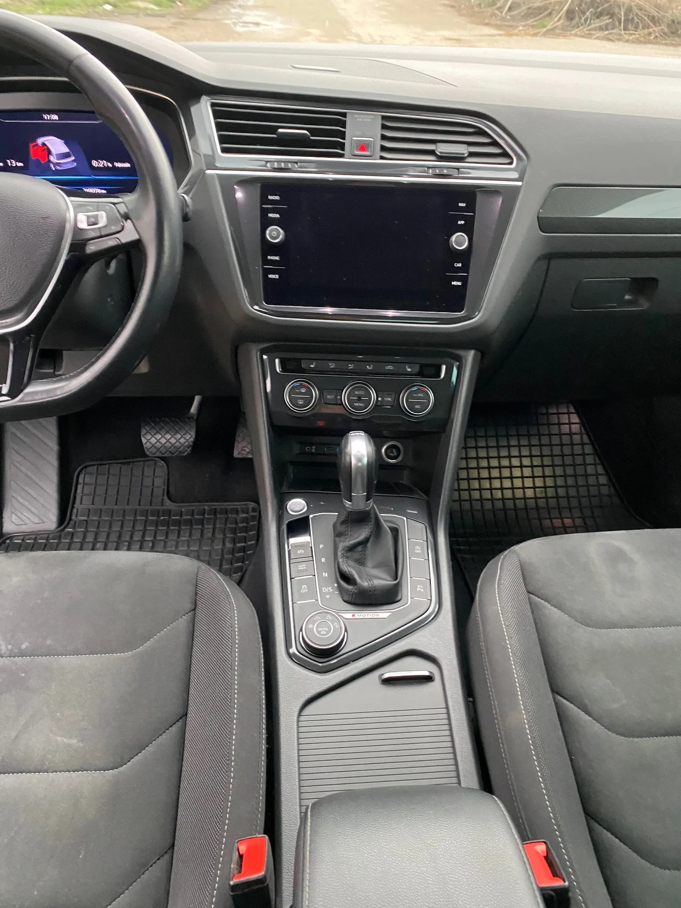 VW Tiguan, снимка 7 - Автомобили и джипове - 53926432