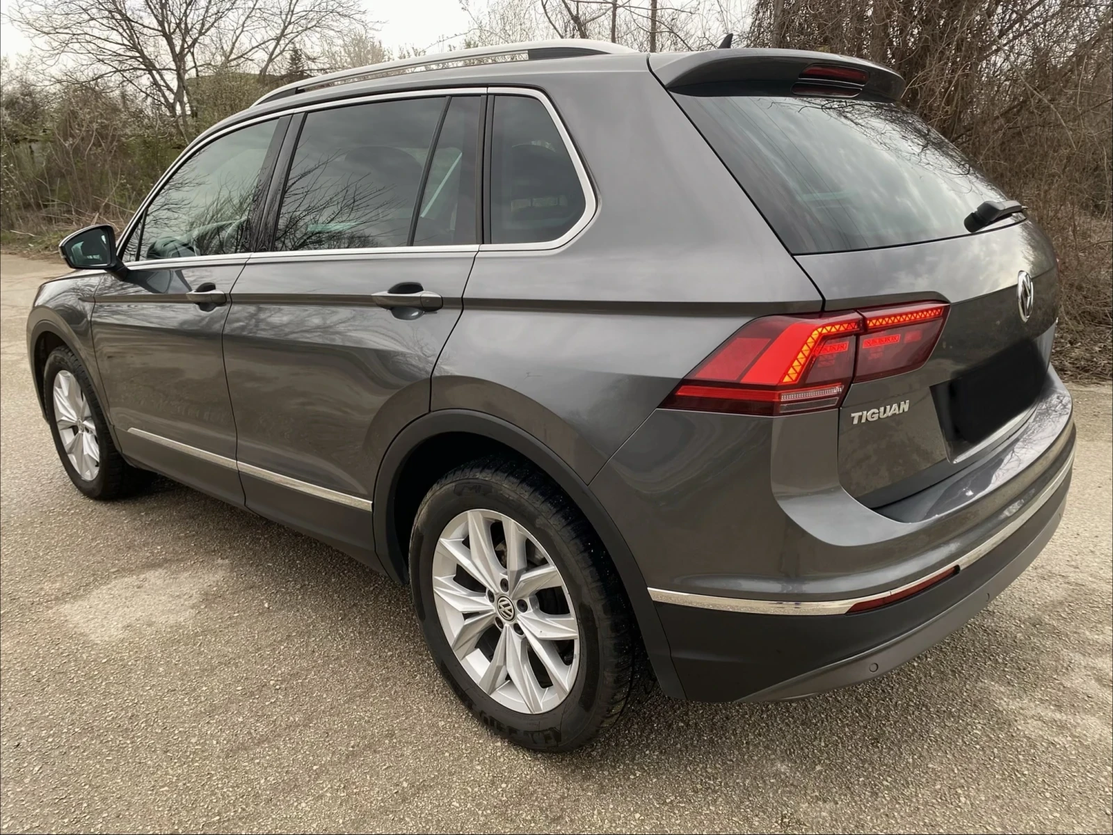 VW Tiguan, снимка 4 - Автомобили и джипове - 53926432