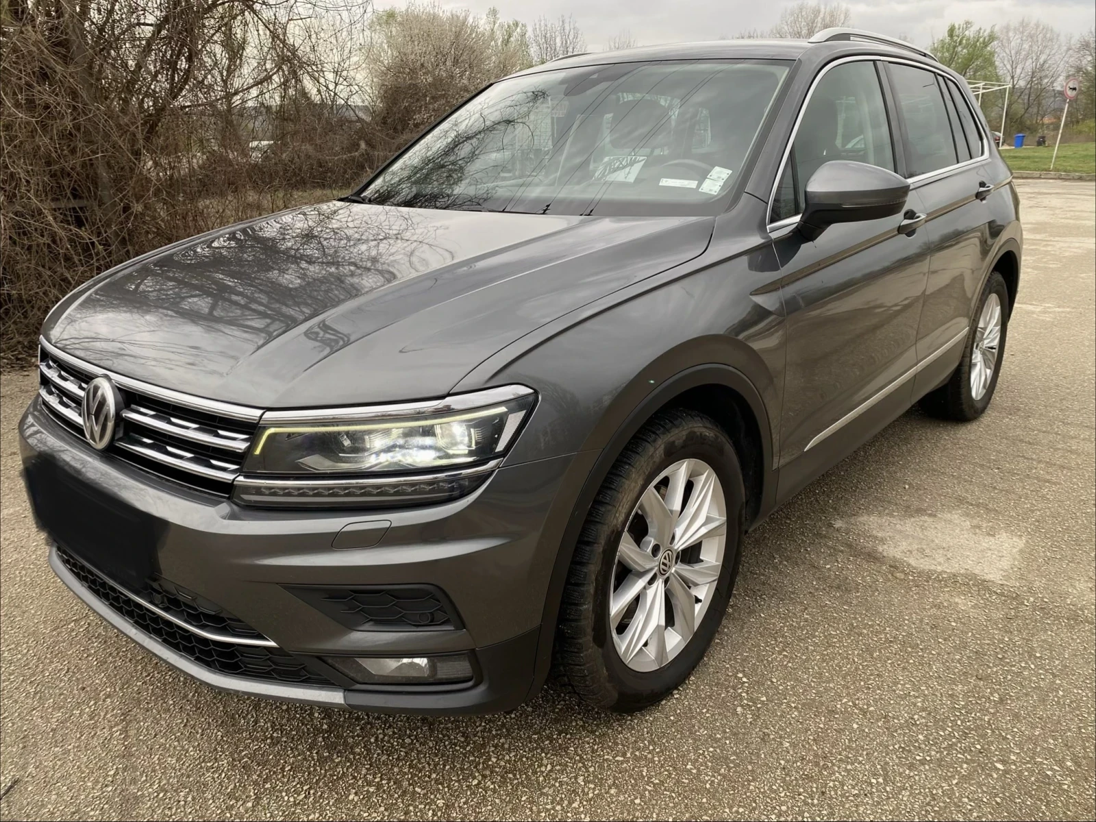 VW Tiguan, снимка 3 - Автомобили и джипове - 53926432