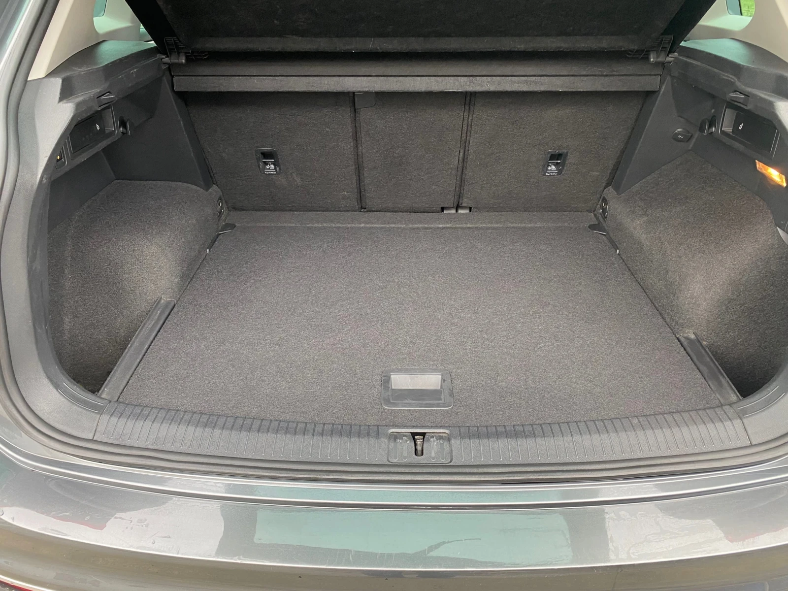 VW Tiguan, снимка 11 - Автомобили и джипове - 53926432