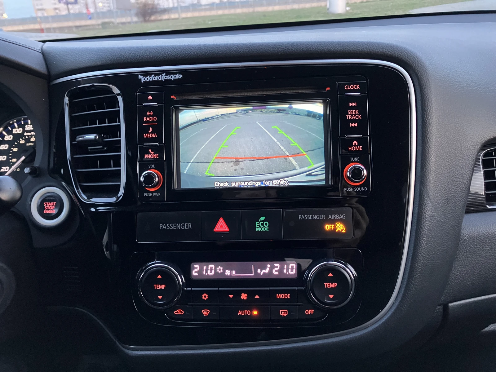 Mitsubishi Outlander GT 3.0 V6 224кс. S-AWC 4X4 FULL-7МЕСТА, снимка 14 - Автомобили и джипове - 54637133