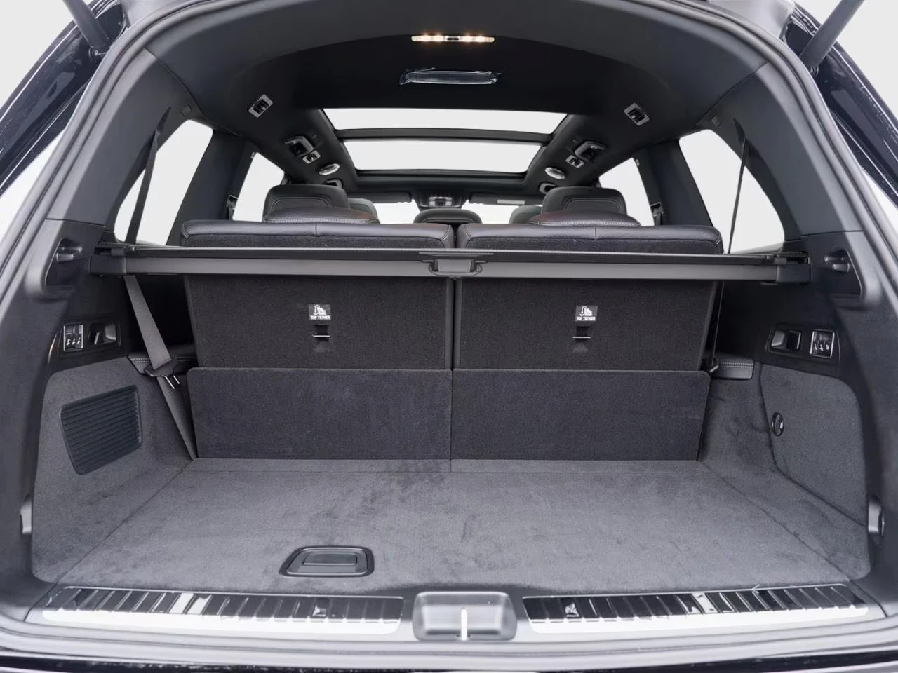 Mercedes-Benz GLS580 4M AMG BURMESTER PANORAMA 360-CAM HEAD-UP CARBON, снимка 14 - Автомобили и джипове - 55105367