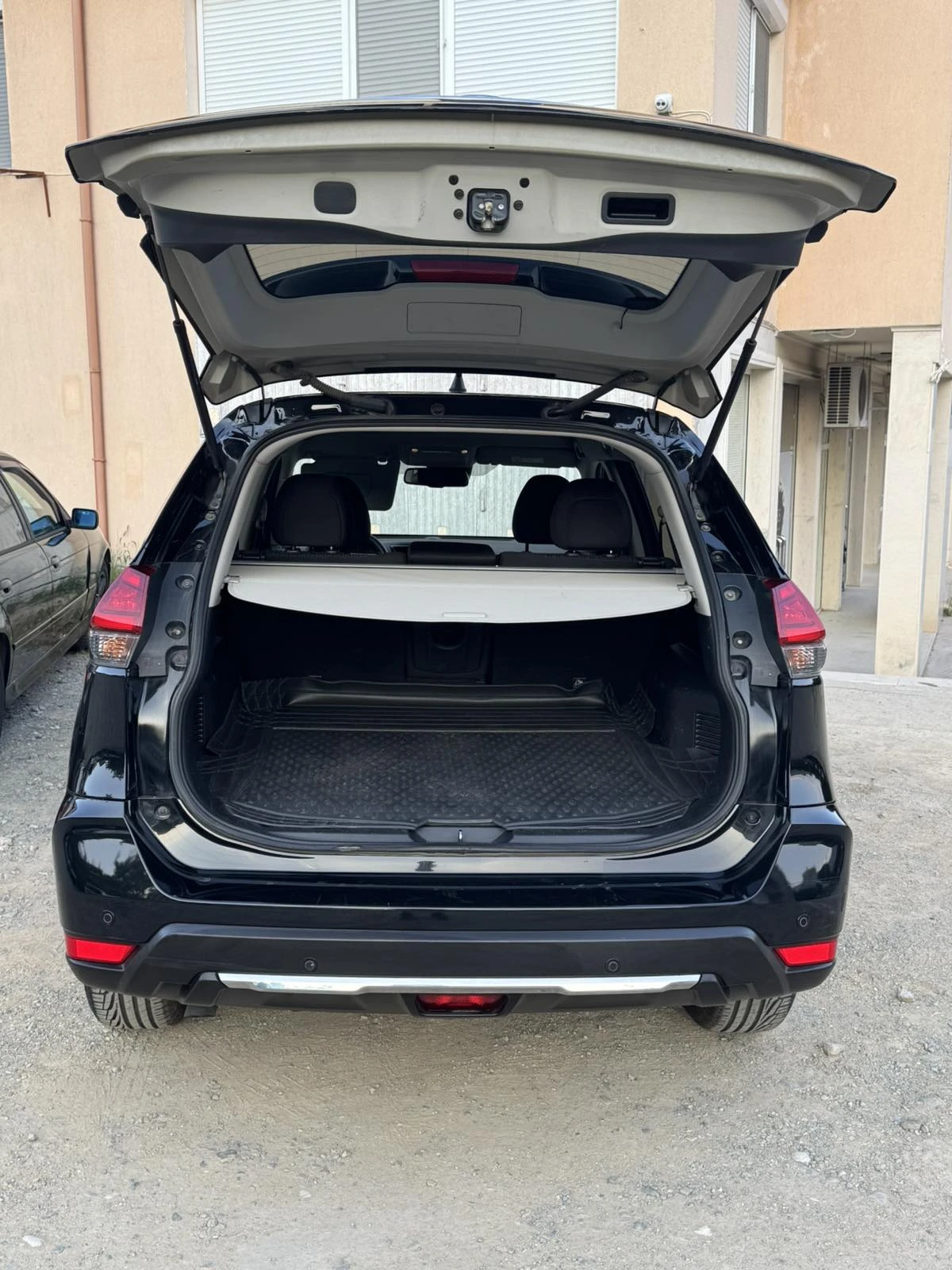 Nissan X-trail 2 dCi, снимка 9 - Автомобили и джипове - 55355166