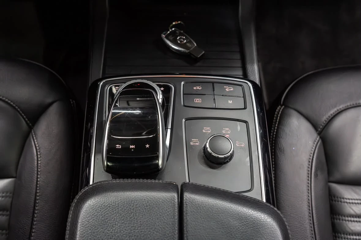 Mercedes-Benz GLE 350 6.3 AMG OPTIC / PANO / 3xTV / FULL MAXX, снимка 11 - Автомобили и джипове - 55824109