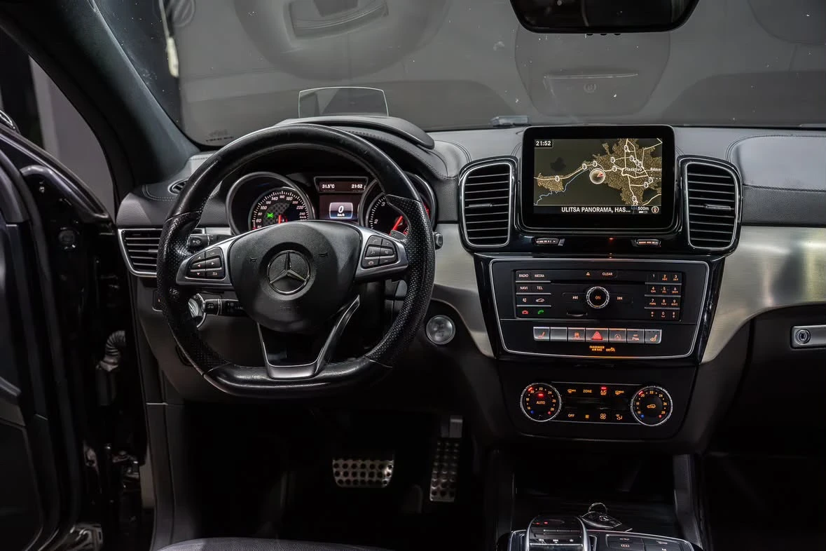 Mercedes-Benz GLE 350 6.3 AMG OPTIC / PANO / 3xTV / FULL MAXX, снимка 10 - Автомобили и джипове - 55824109