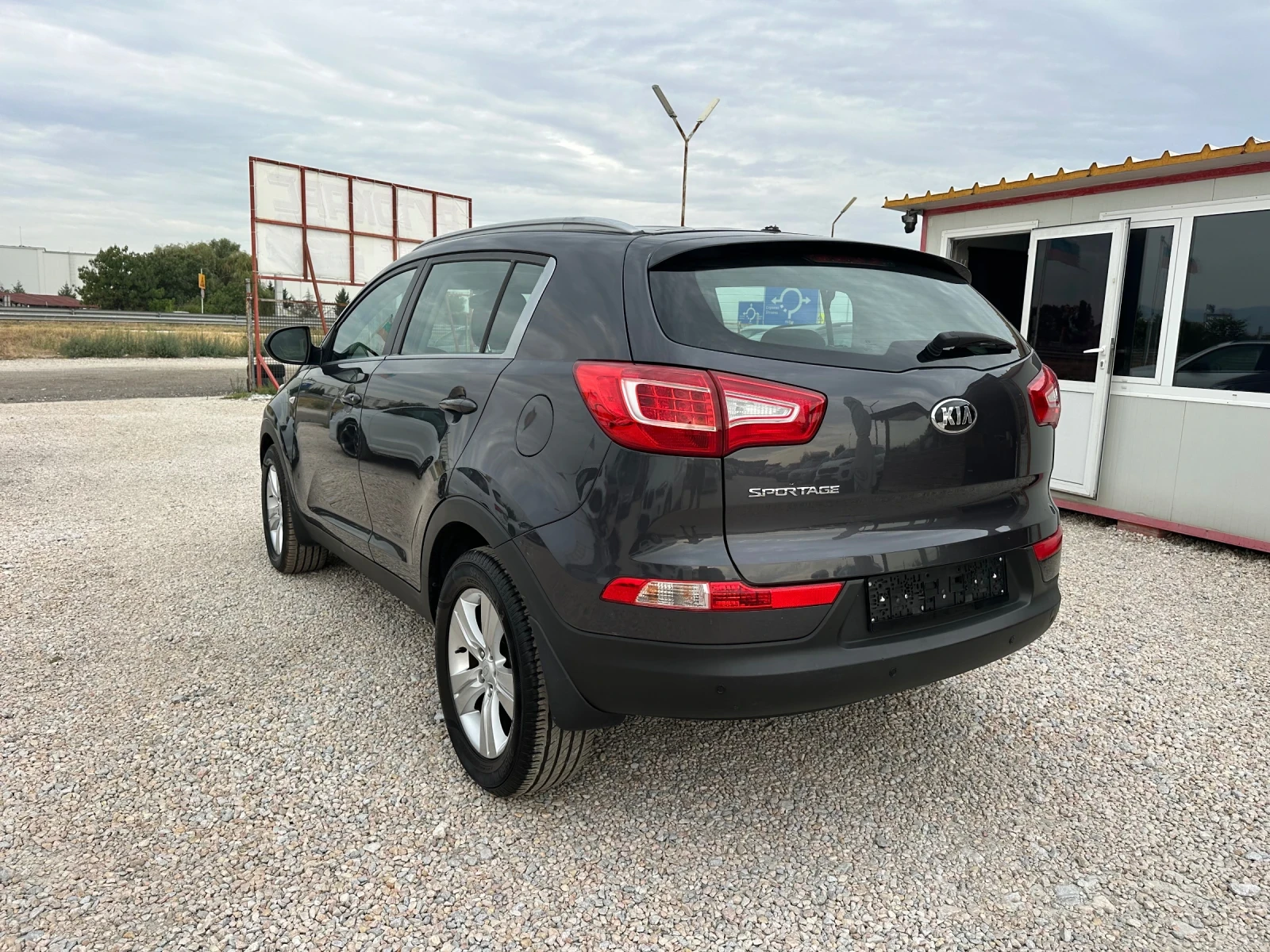 Kia Sportage 1.6i 135кс, снимка 5 - Автомобили и джипове - 55873186