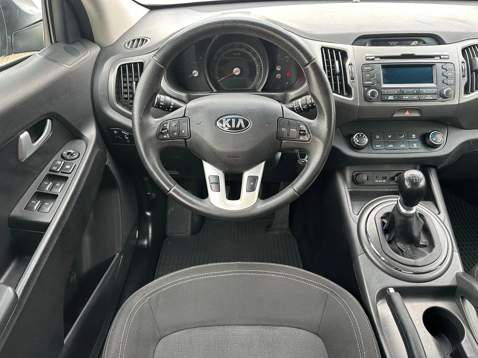 Kia Sportage 1.6i 135кс, снимка 13 - Автомобили и джипове - 55873186