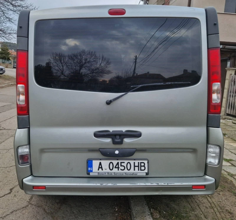 Renault Trafic 2.0, снимка 9 - Бусове и автобуси - 48265989